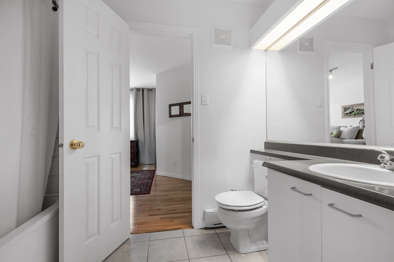 Salle de bains — 4420 Rue Le Monelier, Québec
