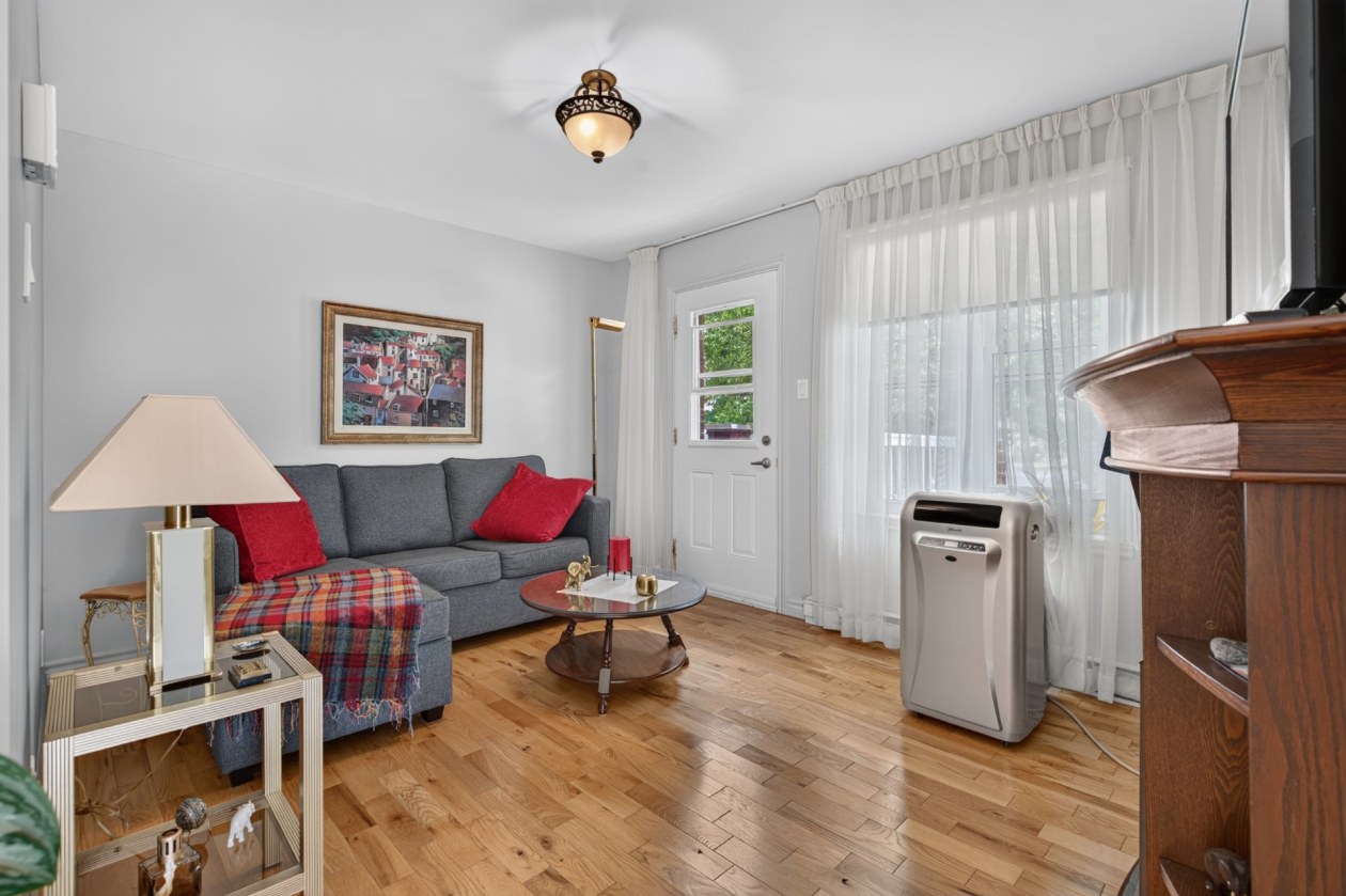 Salon — 141 - 143 Av. de St-Georges, Shawinigan