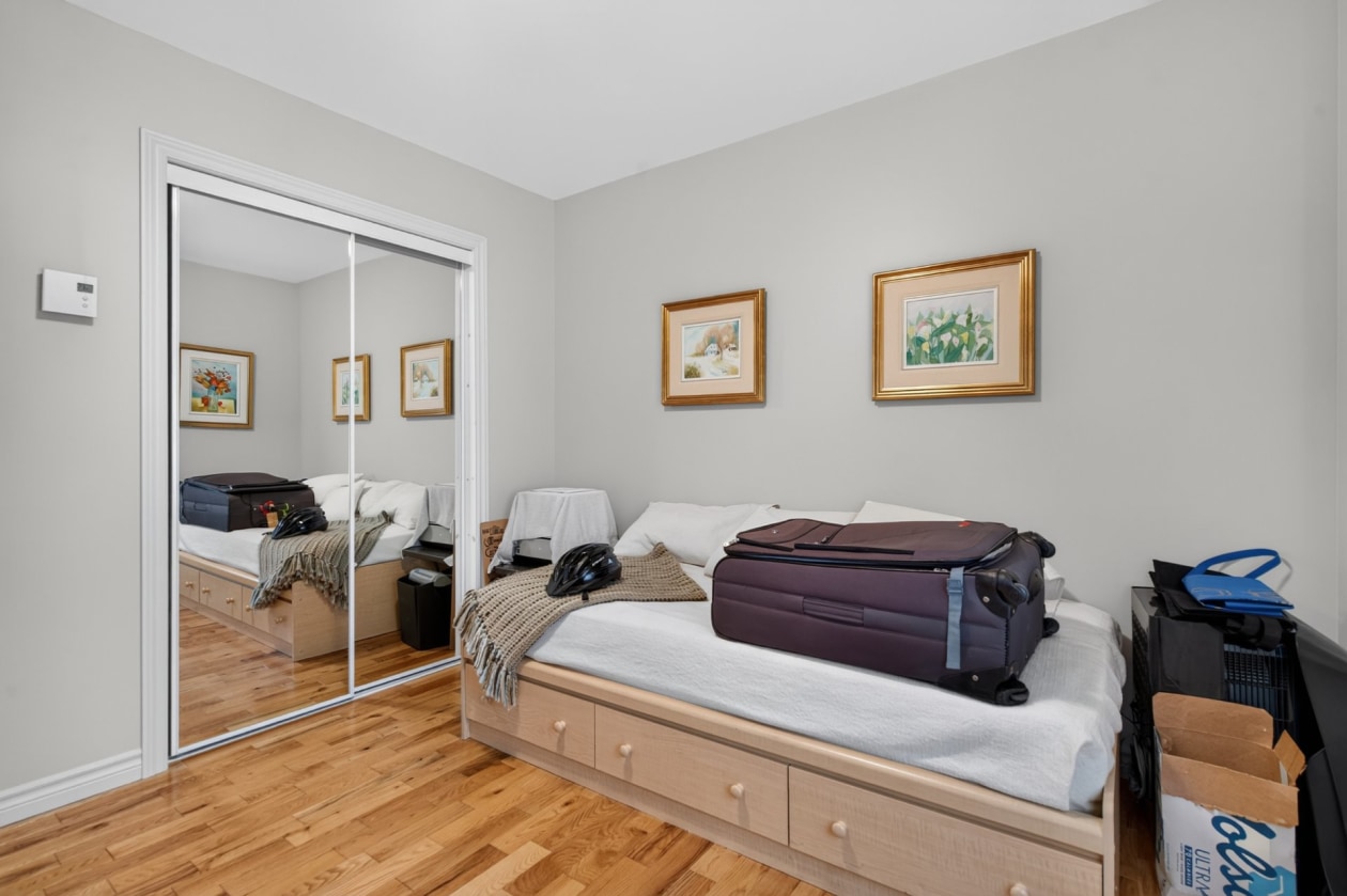 Chambre à coucher — 141 - 143 Av. de St-Georges, Shawinigan