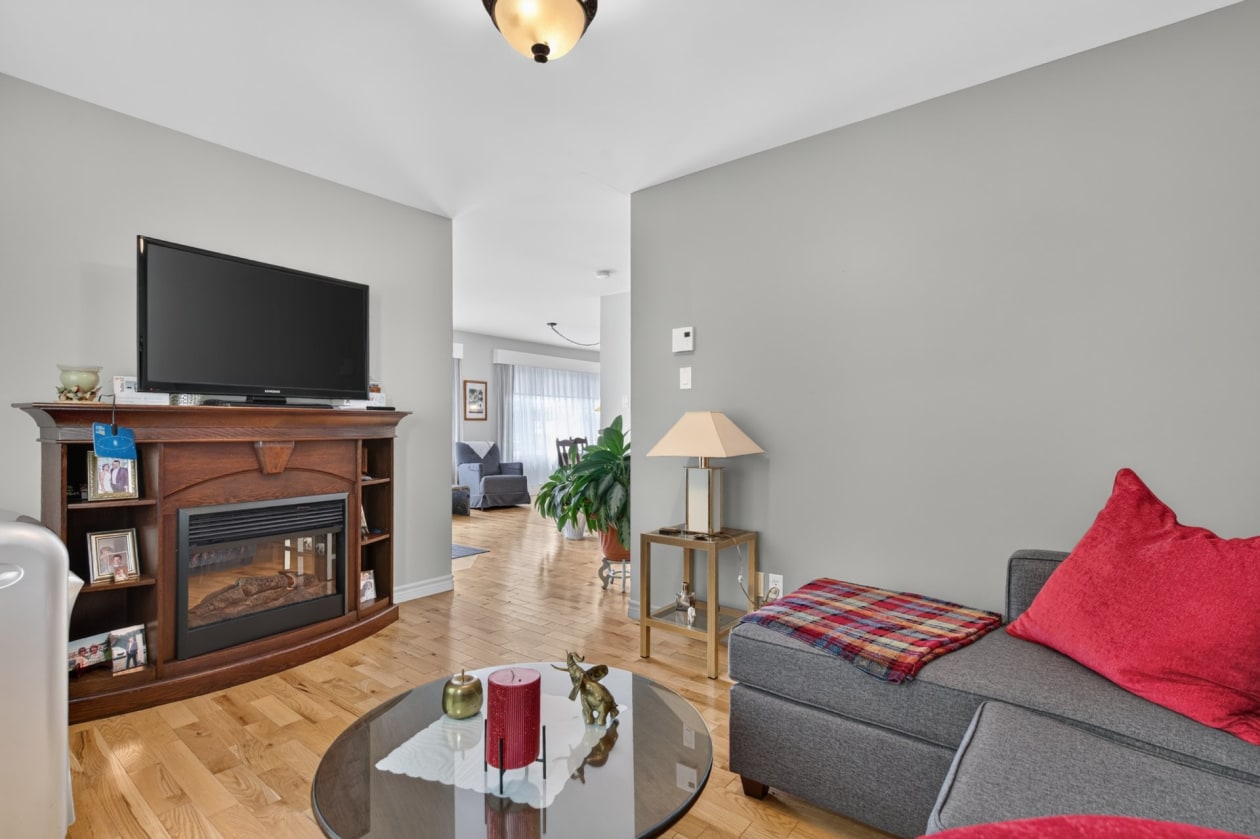 Salon — 141 - 143 Av. de St-Georges, Shawinigan