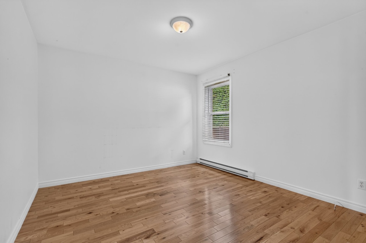 Chambre à coucher principale — 141 - 143 Av. de St-Georges, Shawinigan