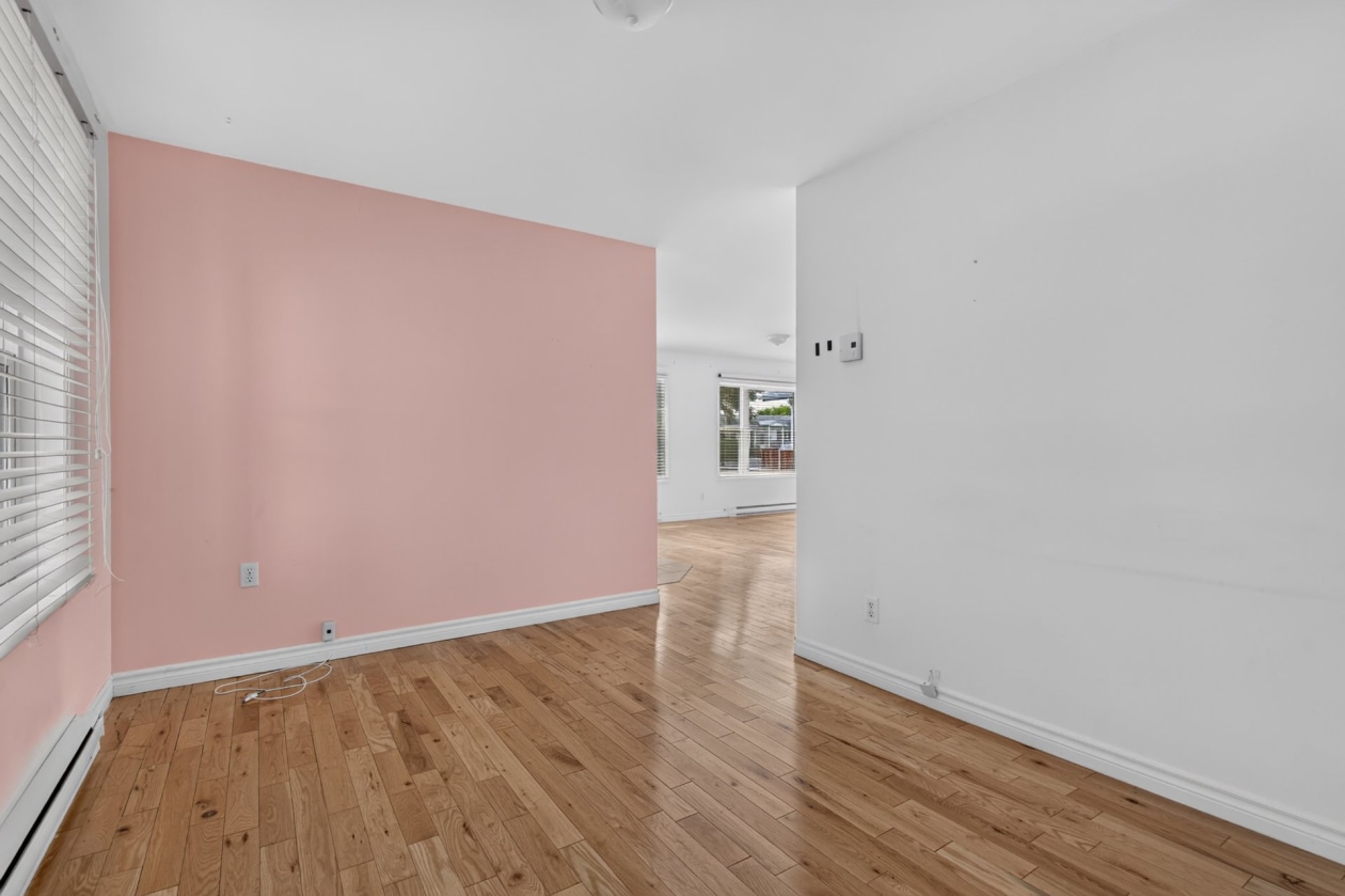 Salon — 141 - 143 Av. de St-Georges, Shawinigan