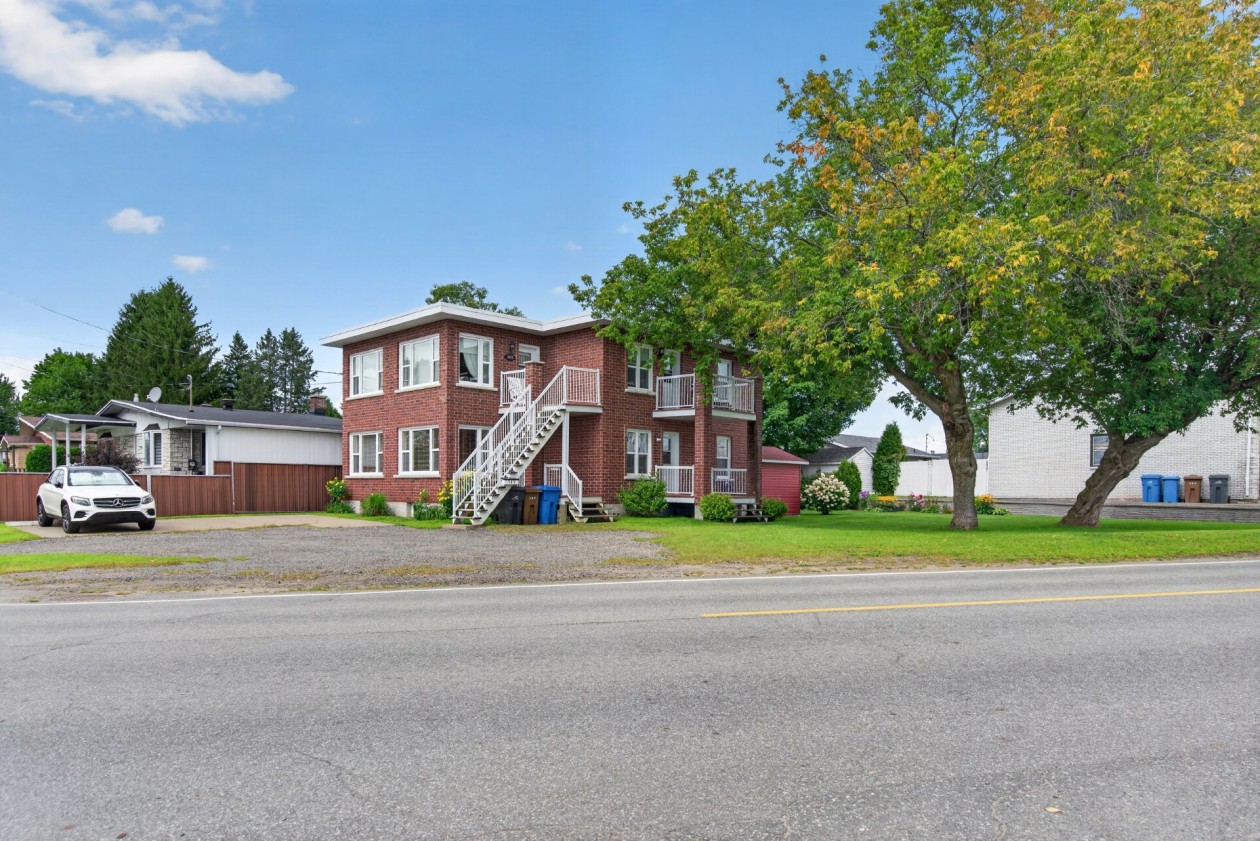 Extérieur — 141 - 143 Av. de St-Georges, Shawinigan