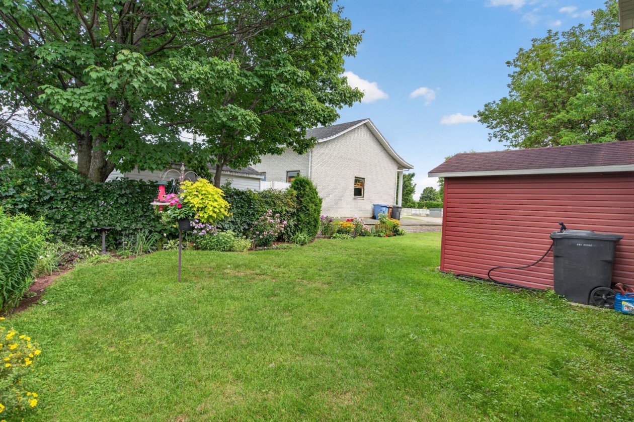 Cour — 141 - 143 Av. de St-Georges, Shawinigan