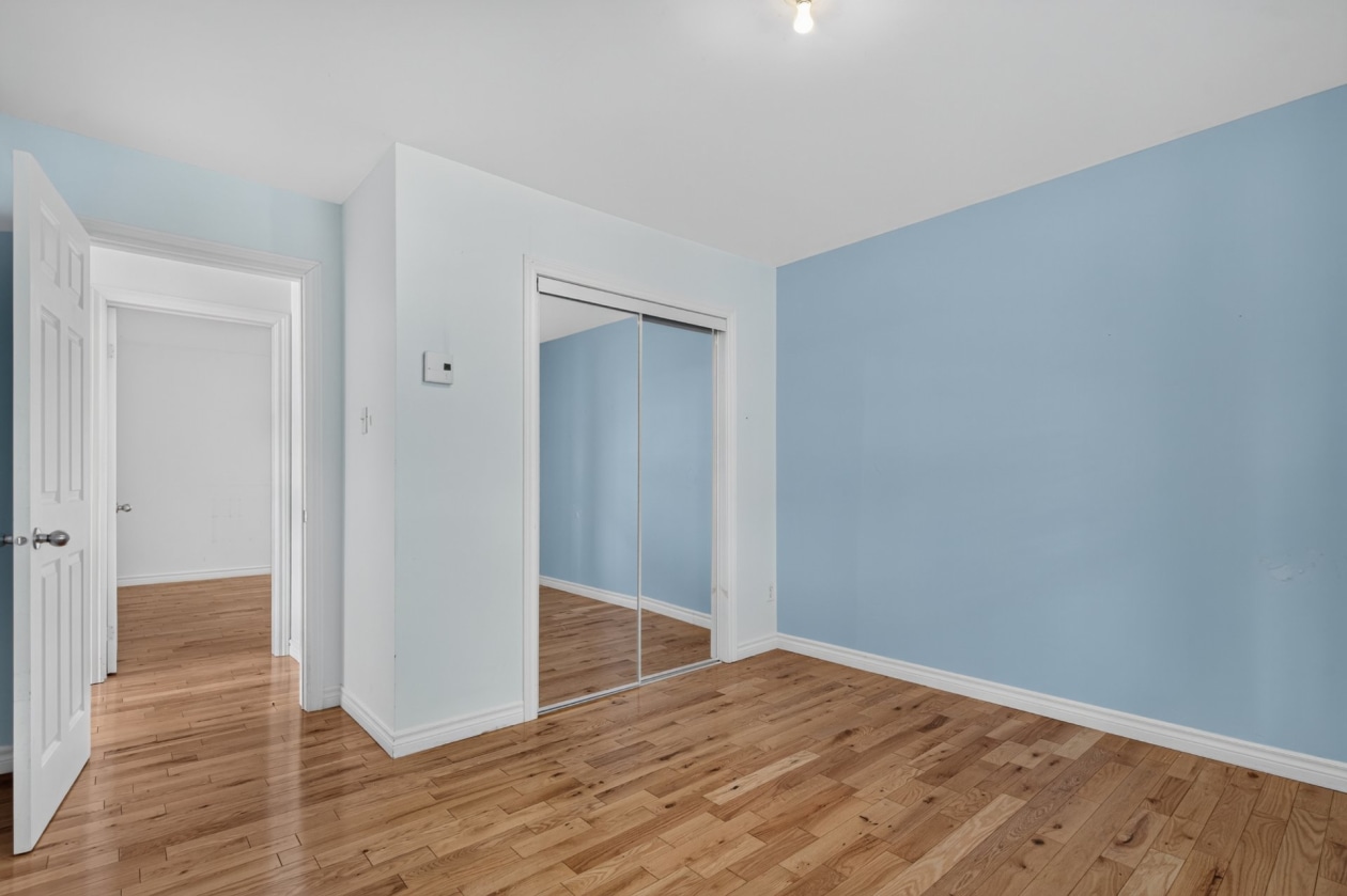 Chambre à coucher — 141 - 143 Av. de St-Georges, Shawinigan