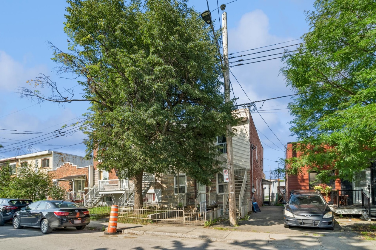 7081 - 7081A, Av. Musset — photo 1