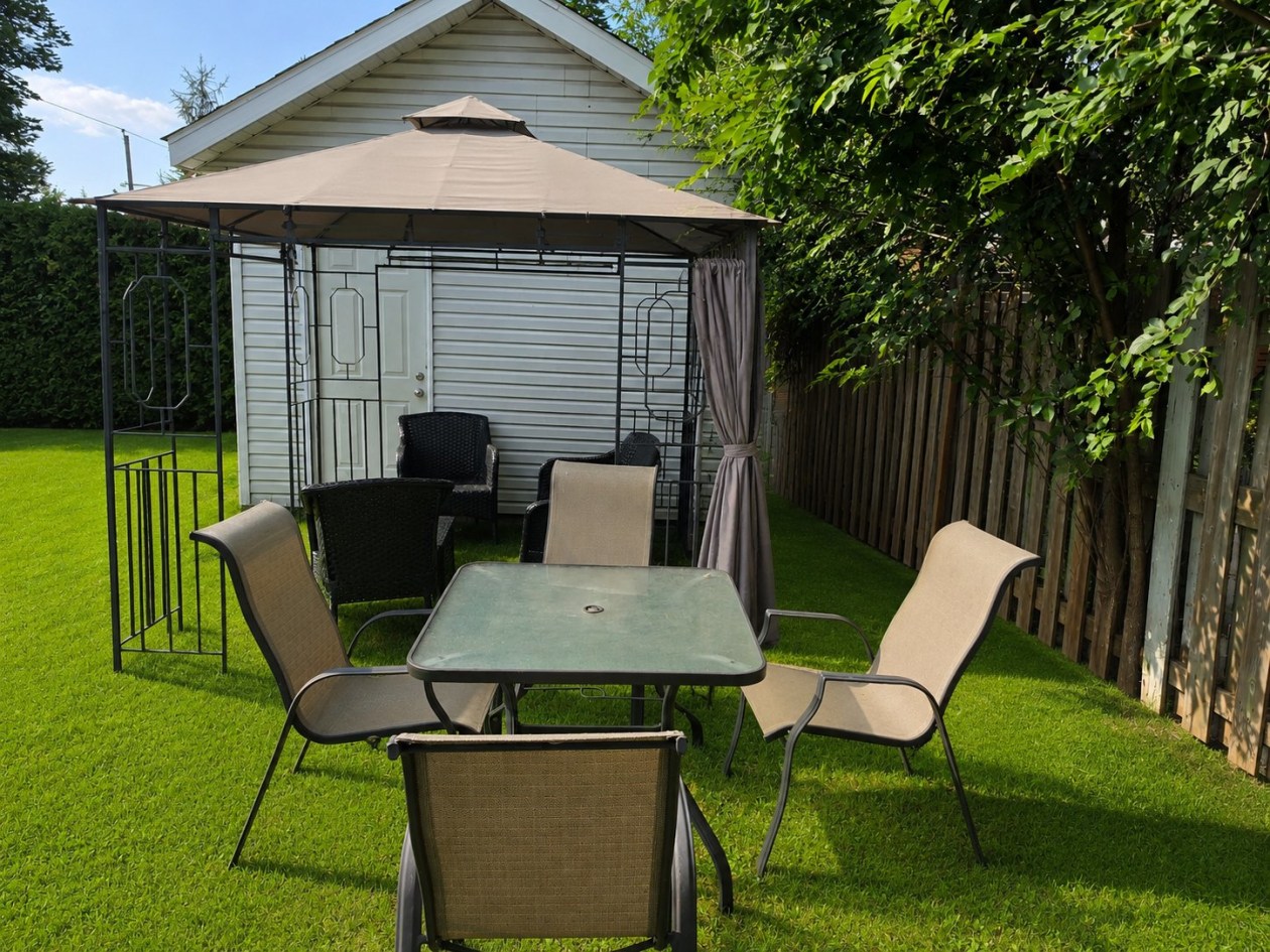 Cour — 1129, 42e Avenue, Laval (Fabreville), H7R1T5, Laval (Fabreville)