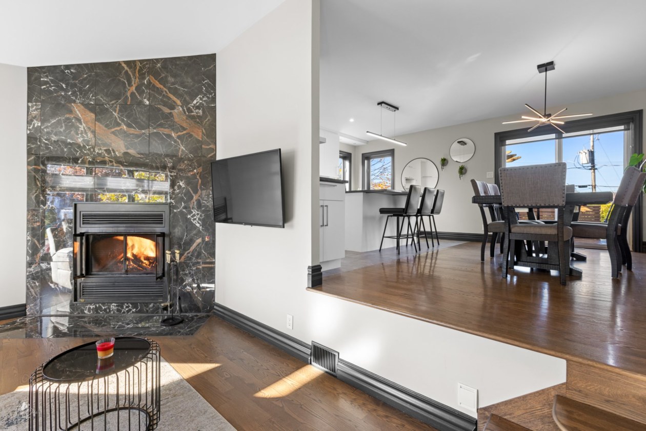 Salon — 351 Rue Séguin, Québec