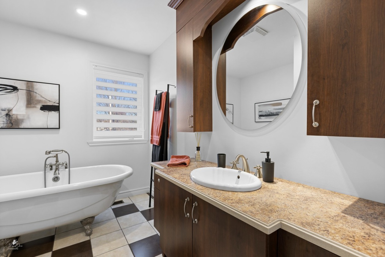 Salle de bains — 351 Rue Séguin, Québec