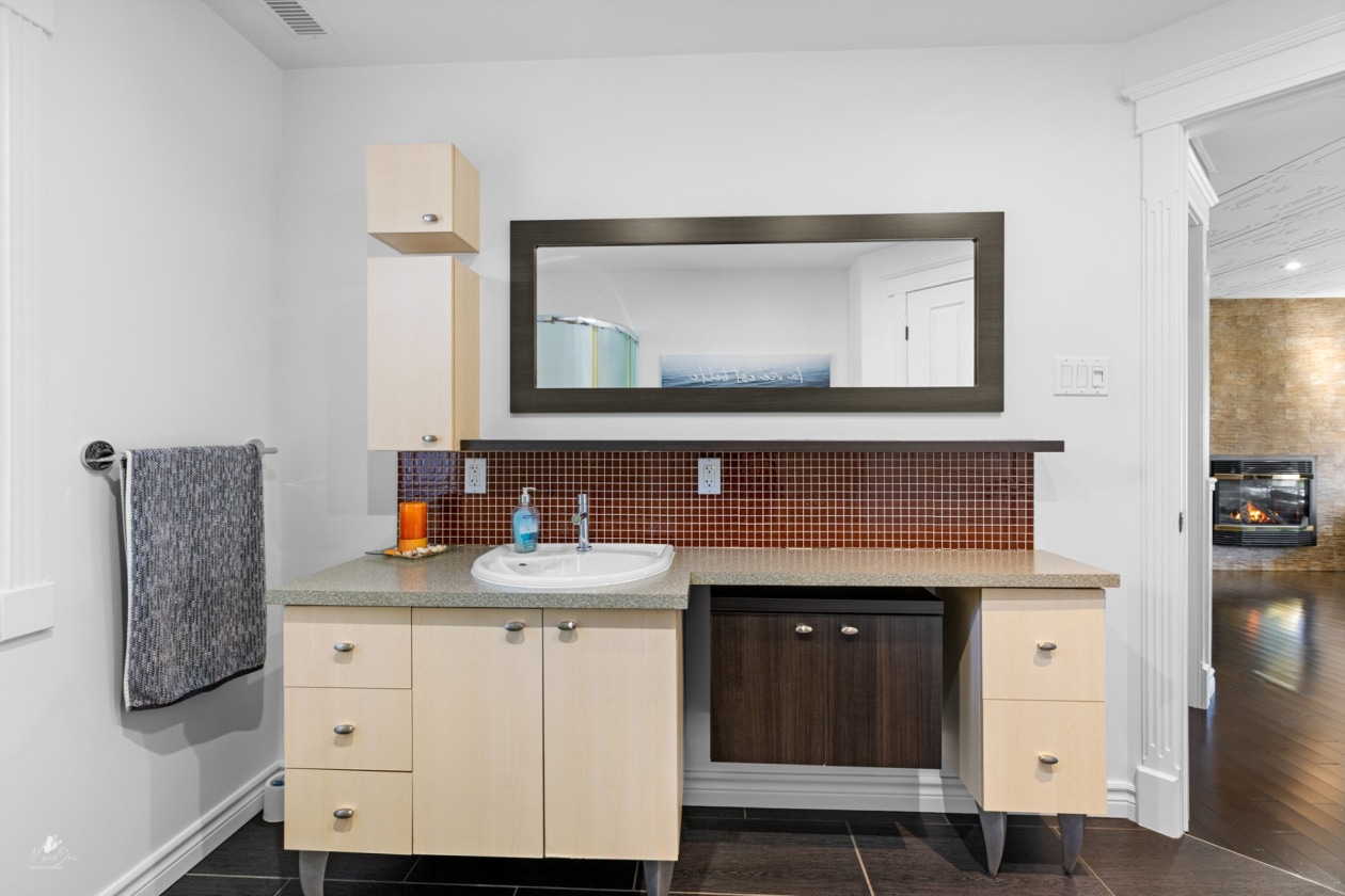 Salle de bains — 351 Rue Séguin, Québec