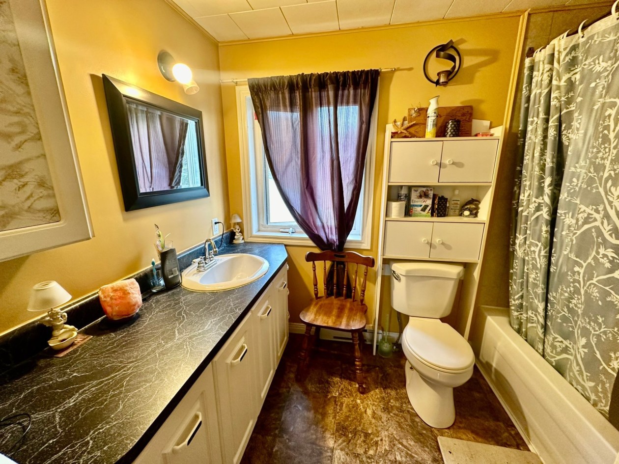 Salle de bains — 468 Rue Notre-Dame O., Trois-Pistoles