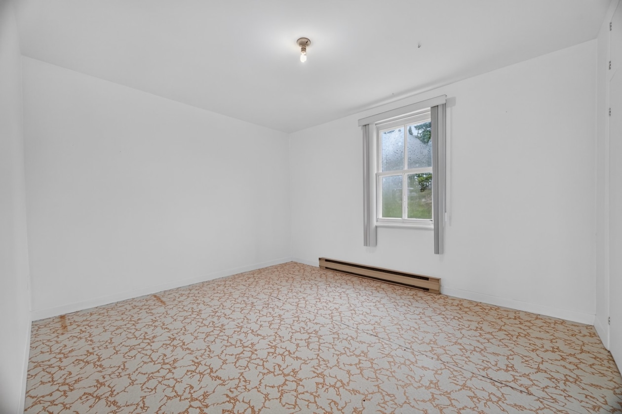 Chambre à coucher — 84 Ch. du 1er-Rang-de-Chénier, Esprit-Saint