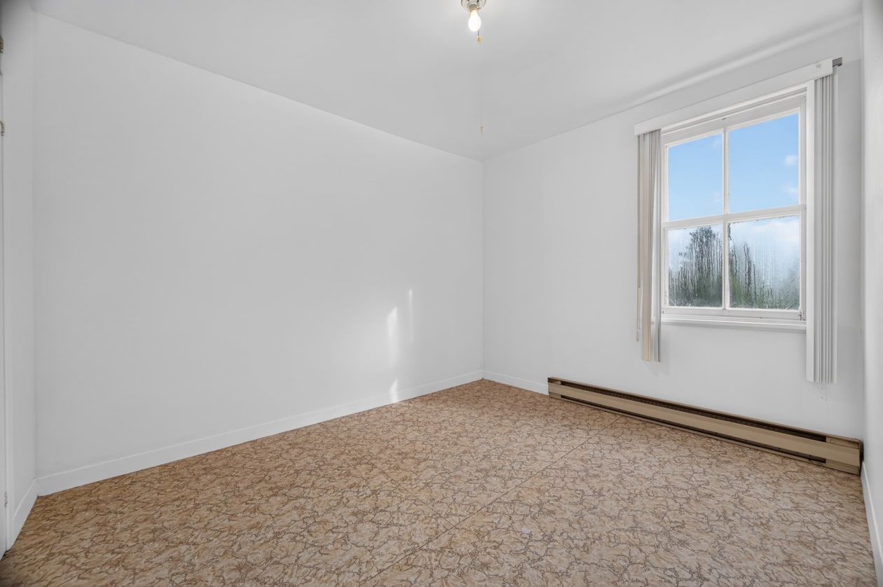 Chambre à coucher — 84 Ch. du 1er-Rang-de-Chénier, Esprit-Saint