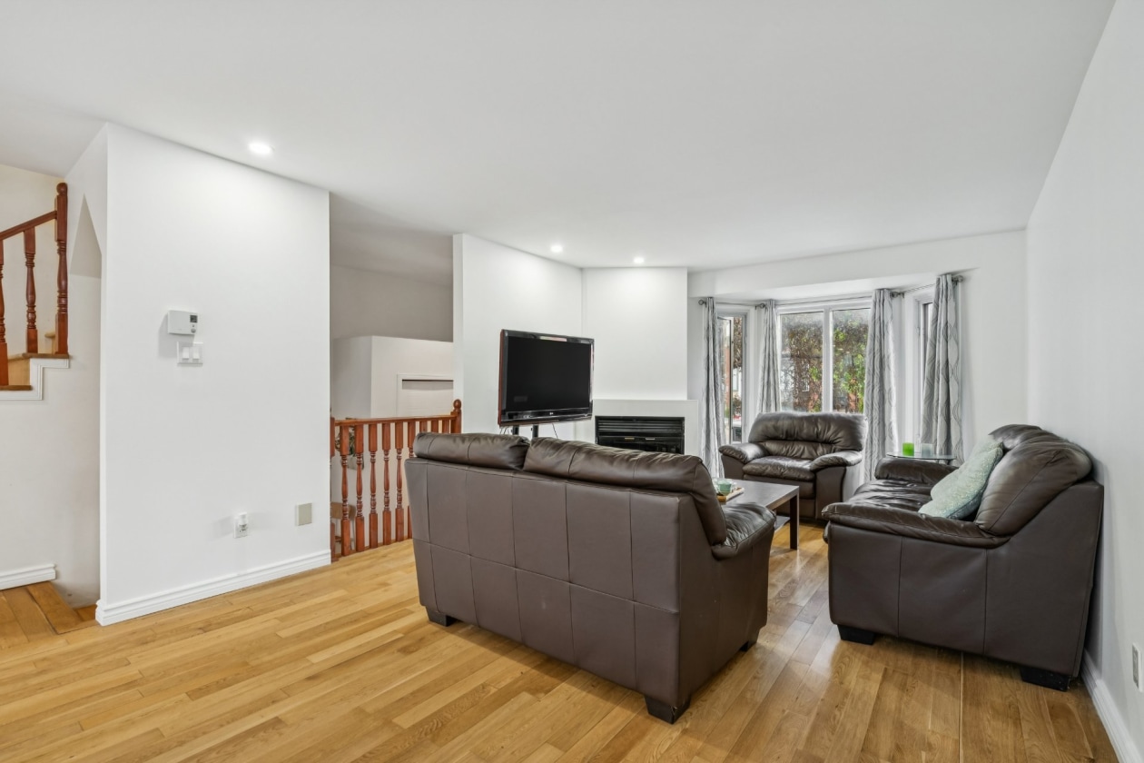 Salon — 3581, Rue Edgar-Leduc, Montréal (Lachine), H8T3L4, Montréal (Lachine)