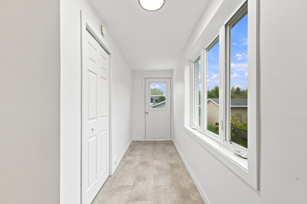 Hall d'entrée — 2250, Rue St-Nicolas, Drummondville, J2B7A7, Drummondville