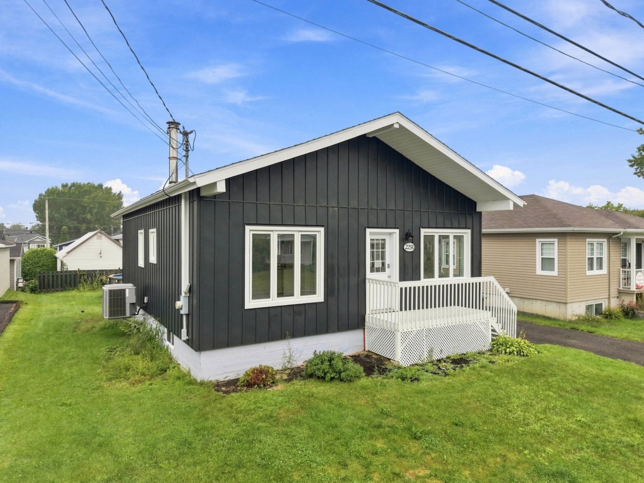 2250, Rue St-Nicolas — photo 3