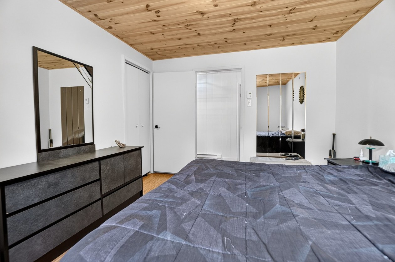 Chambre à coucher principale — 418 4e avenue de la Rivière-L'Assomption, Saint-Félix-de-Valois