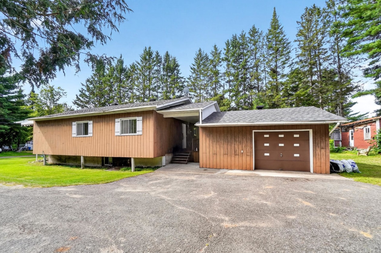 Face arrière — 418 4e avenue de la Rivière-L'Assomption, Saint-Félix-de-Valois