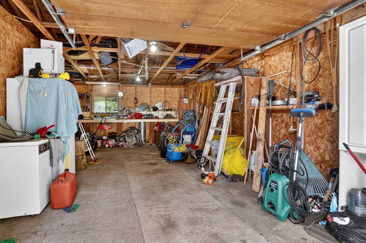 Garage — 418 4e avenue de la Rivière-L'Assomption, Saint-Félix-de-Valois