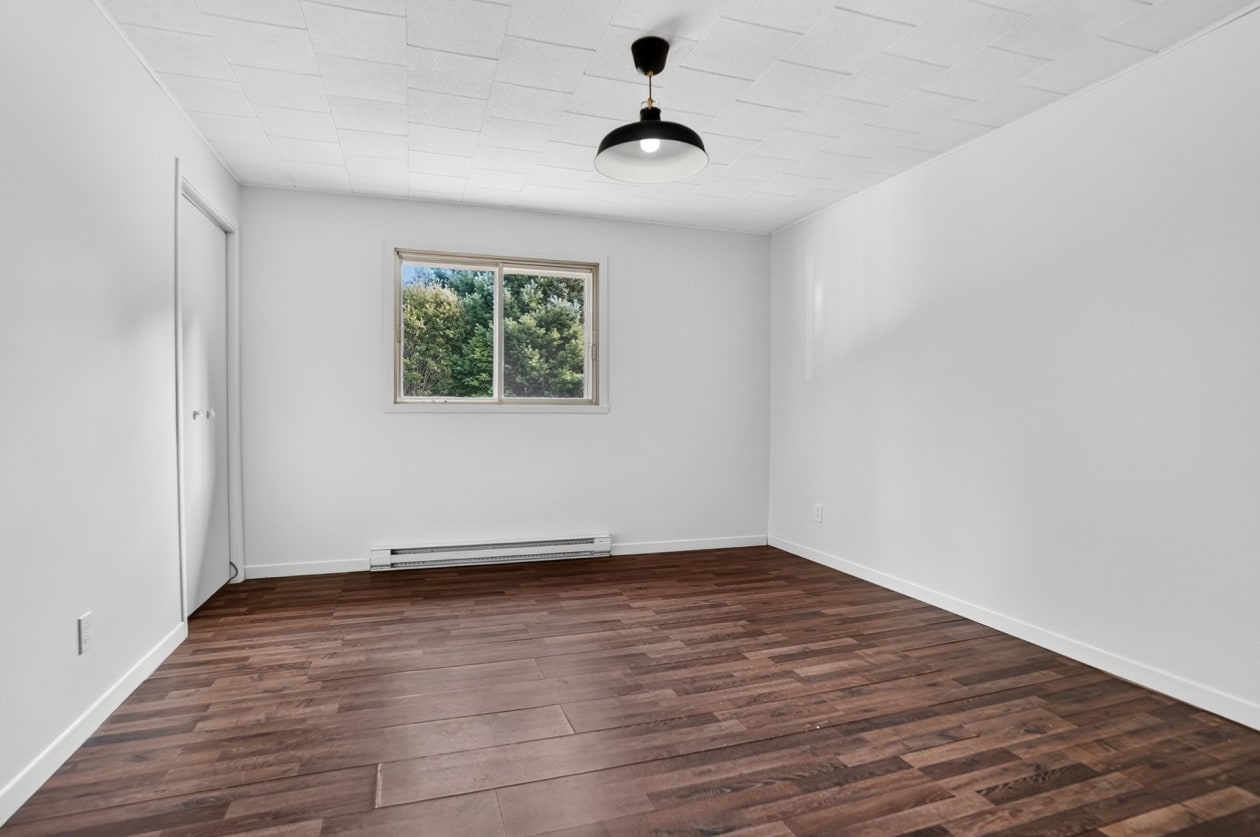 Chambre à coucher — 418 4e avenue de la Rivière-L'Assomption, Saint-Félix-de-Valois