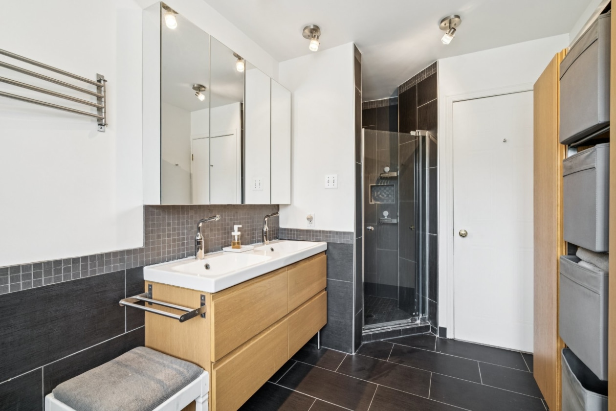 Salle de bains — 5578, Rue Louis-Dumouchel, Montréal (Mercier/Hochelaga-Maisonneuve), H1K5G2, Montréal (Mercier/Hochelaga-Maisonneuve)