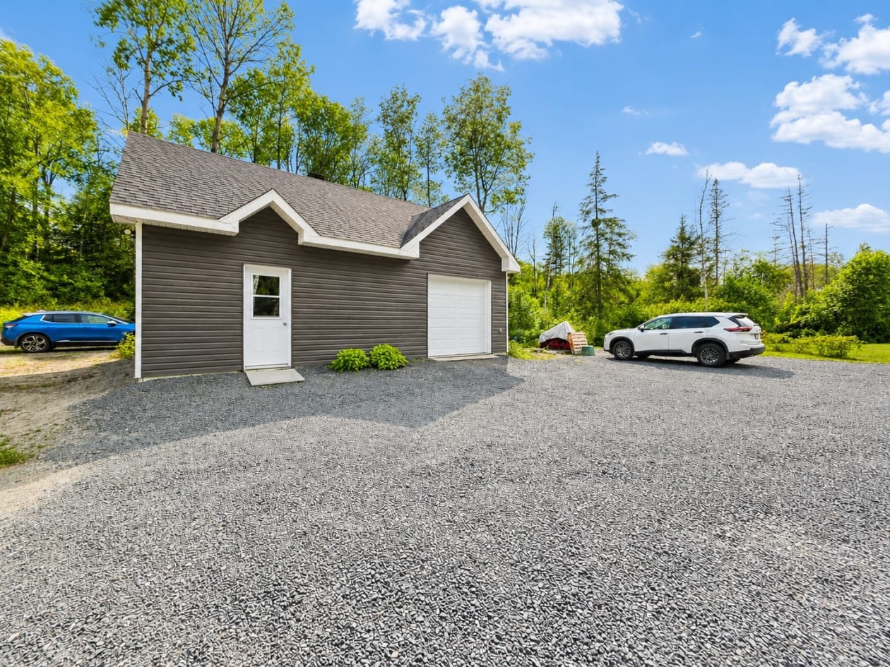 Garage — 326 Ch. du Réservoir, Péribonka