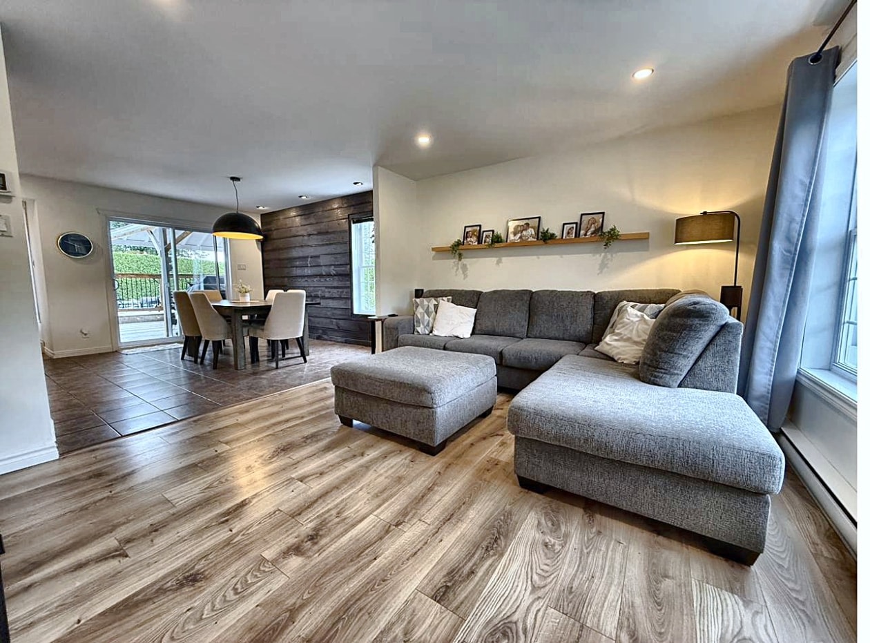 Salon — 8036 8e allée, Drummondville, J2A 2J5, Drummondville