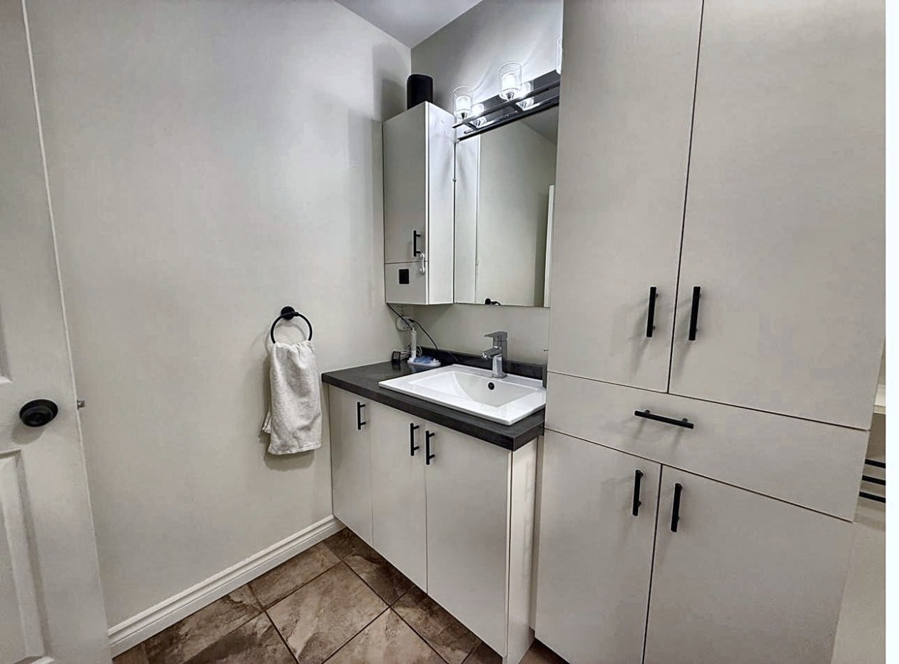 Salle de bains — 8036 8e allée, Drummondville, J2A 2J5, Drummondville