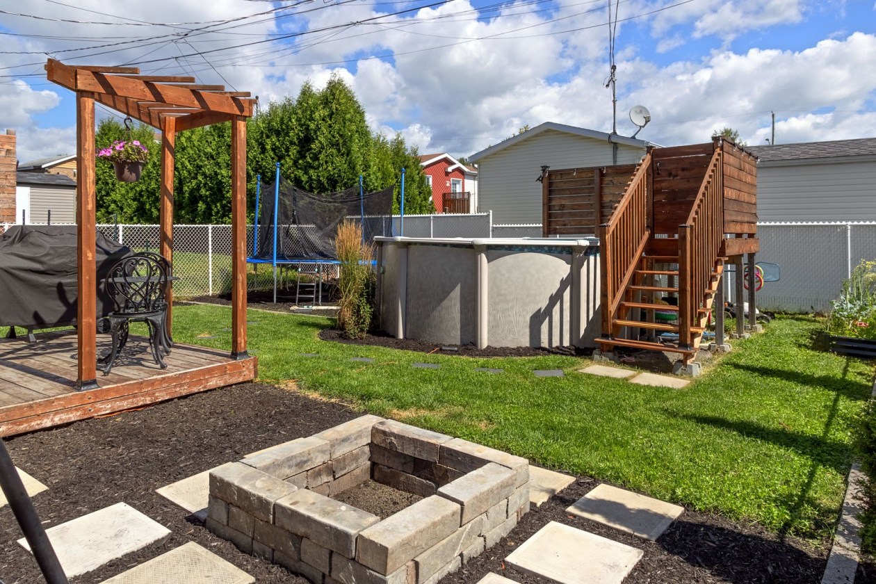 Cour — 302, Rue Simone-Routier, Québec (Beauport), G1B0M3, Québec (Beauport)