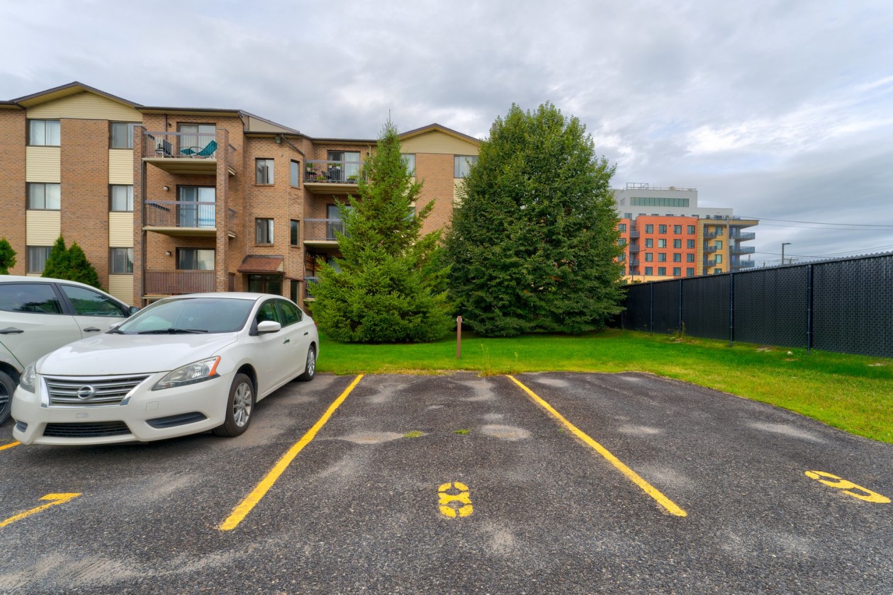 Garage — 2335, Boul. Gaétan-Boucher, 303, Longueuil (Saint-Hubert), J3Y8C4, Longueuil (Saint-Hubert)