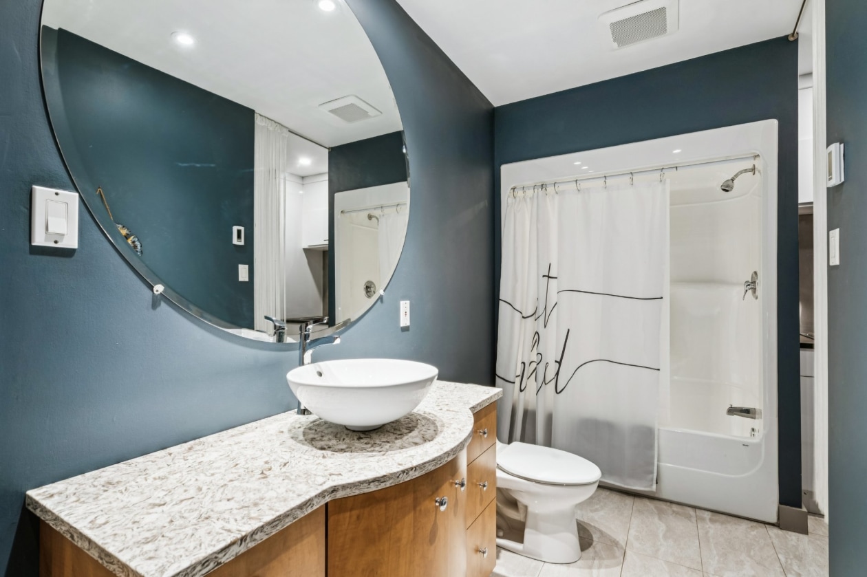 Salle de bains — 112, Rue Sherbrooke, Beaconsfield, H9W1N4, Beaconsfield