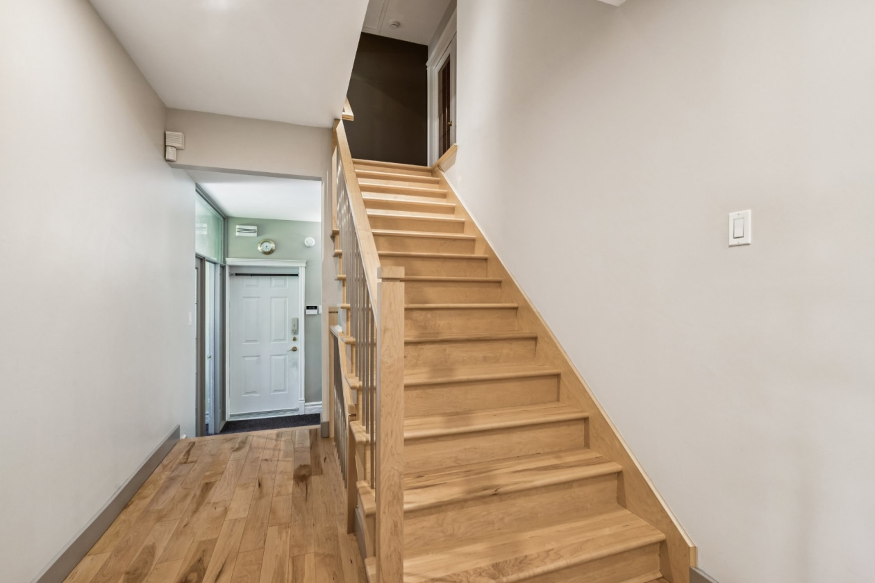 Escalier — 112, Rue Sherbrooke, Beaconsfield, H9W1N4, Beaconsfield