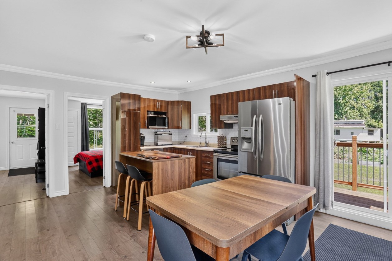 Salle à manger — 54, Rue Jean, Saint-Étienne-des-Grès, G0X2P0, Saint-Étienne-des-Grès