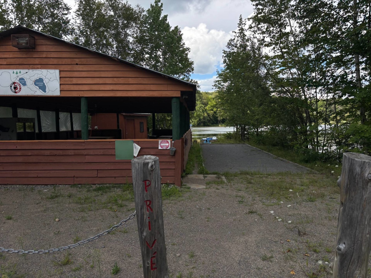 Accès au plan d'eau — Ch. Lobel, Brownsburg-Chatham
