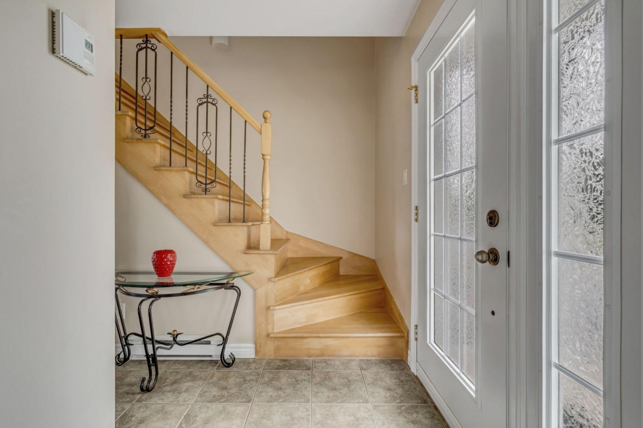 Escalier — 6519, Rue des Prismes, Québec (La Haute-Saint-Charles), G3E2E6, Québec (La Haute-Saint-Charles)