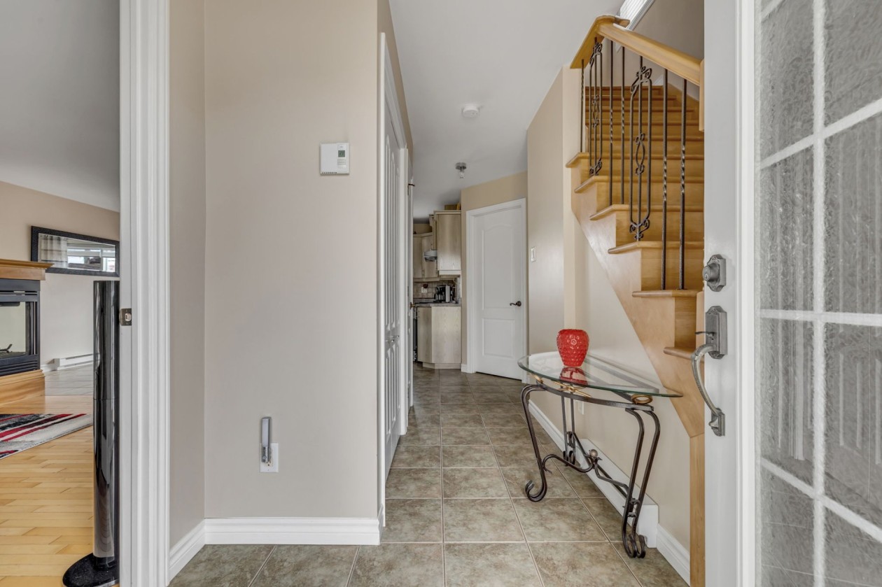 Entrée extérieure — 6519, Rue des Prismes, Québec (La Haute-Saint-Charles), G3E2E6, Québec (La Haute-Saint-Charles)