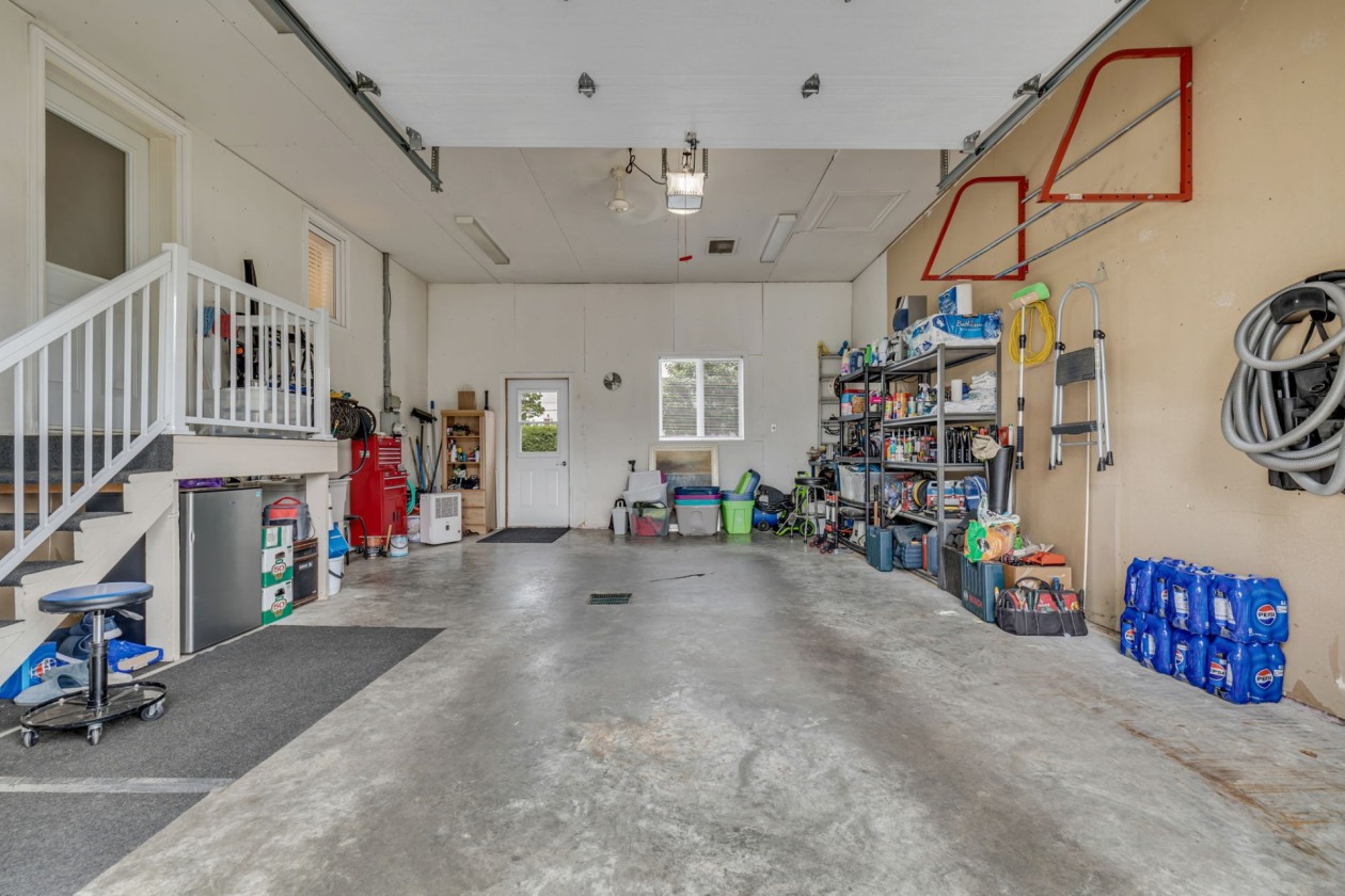 Garage — 6519, Rue des Prismes, Québec (La Haute-Saint-Charles), G3E2E6, Québec (La Haute-Saint-Charles)
