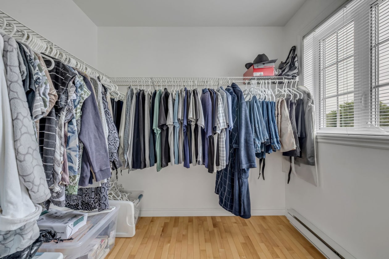 Penderie — 6519, Rue des Prismes, Québec (La Haute-Saint-Charles), G3E2E6, Québec (La Haute-Saint-Charles)
