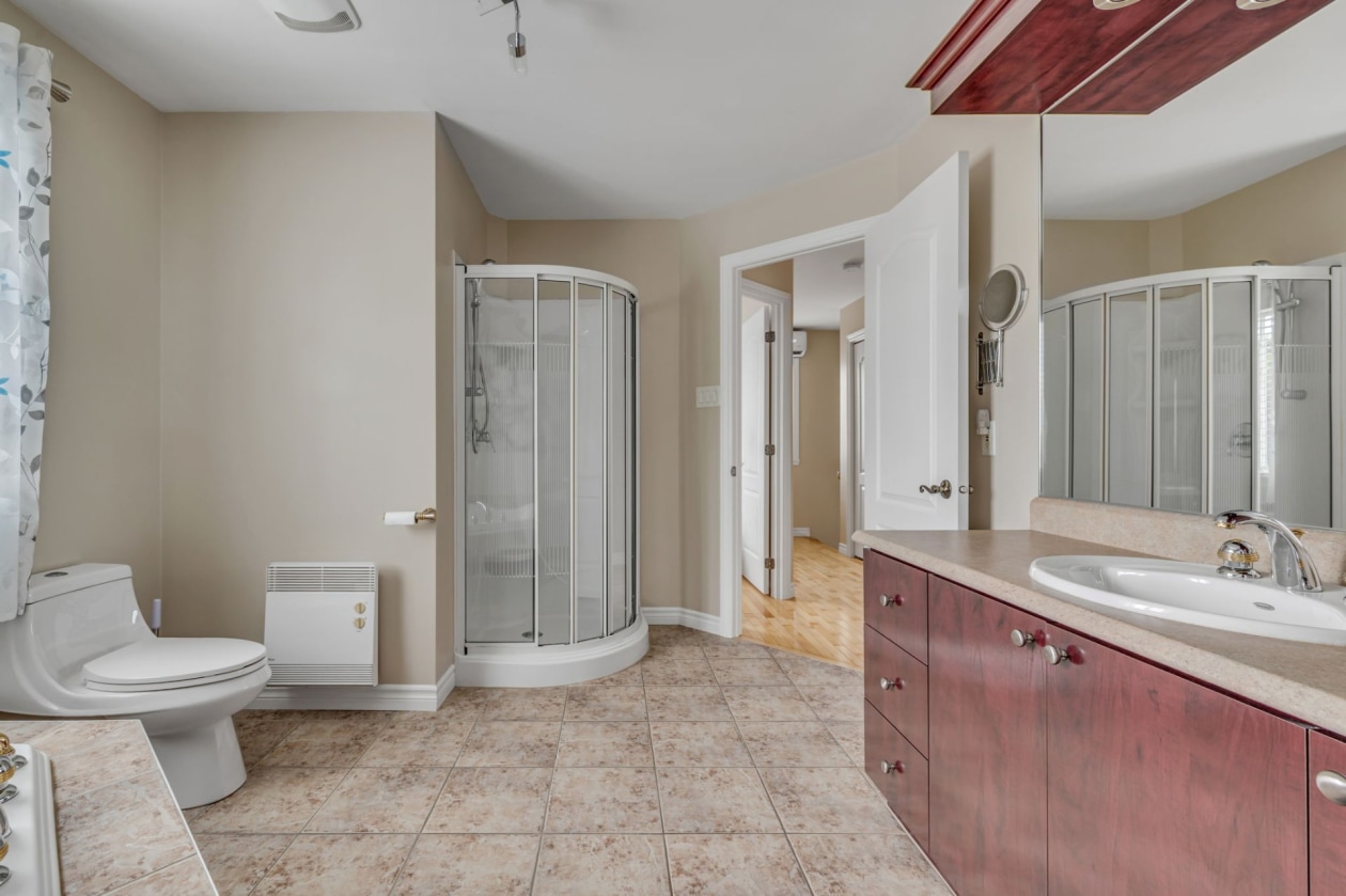 Salle de bains — 6519, Rue des Prismes, Québec (La Haute-Saint-Charles), G3E2E6, Québec (La Haute-Saint-Charles)