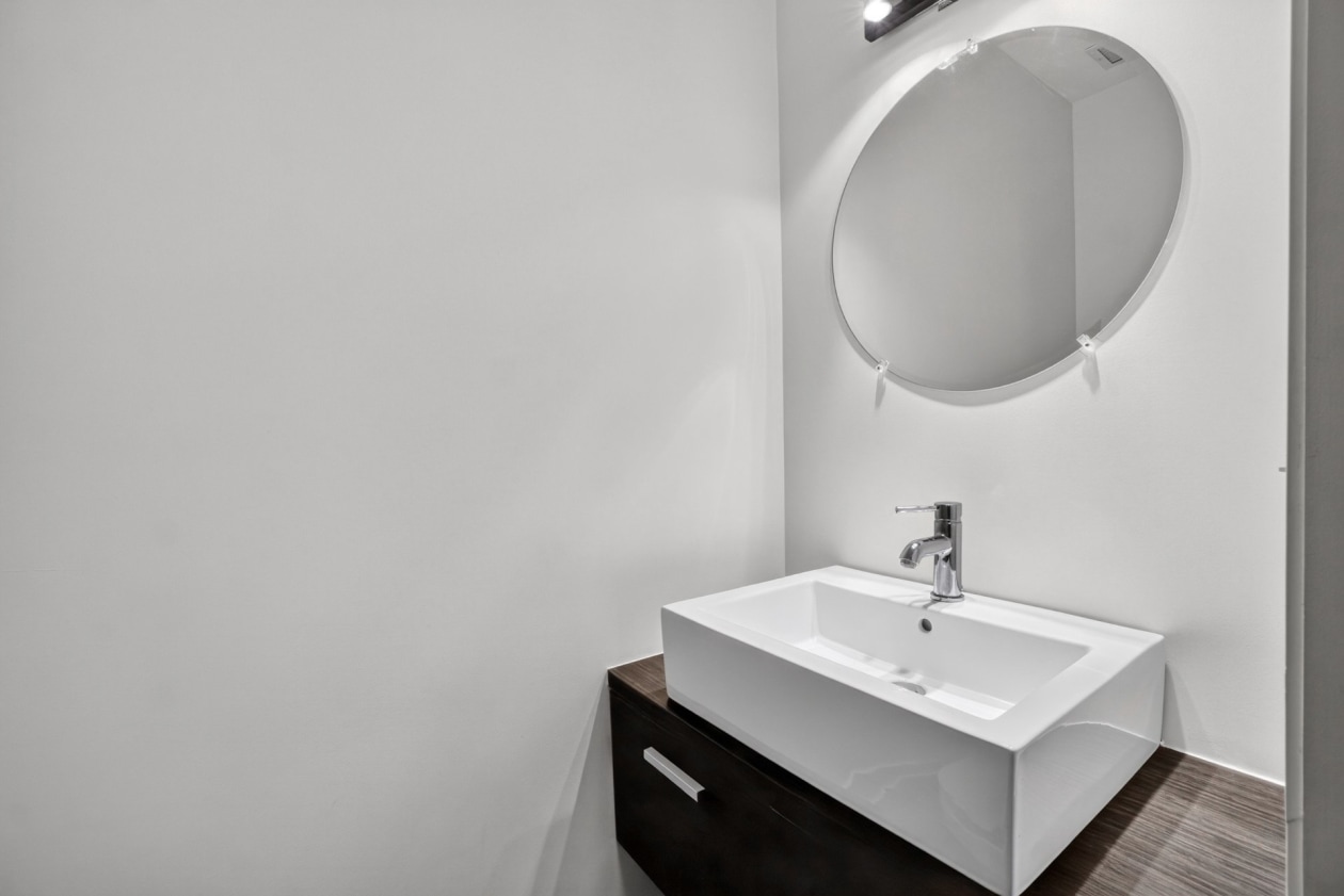 Salle d'eau — 2037, Av. Aird, 108, Montréal (Mercier/Hochelaga-Maisonneuve), H1V2V9, Montréal (Mercier/Hochelaga-Maisonneuve)