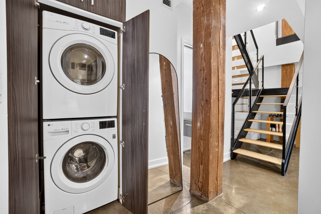 Salle de lavage — 2037, Av. Aird, 108, Montréal (Mercier/Hochelaga-Maisonneuve), H1V2V9, Montréal (Mercier/Hochelaga-Maisonneuve)