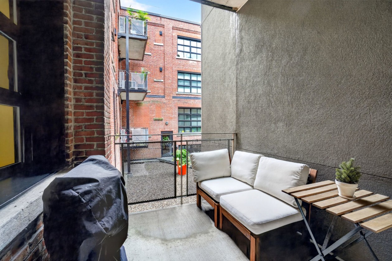 Balcon — 2037, Av. Aird, 108, Montréal (Mercier/Hochelaga-Maisonneuve), H1V2V9, Montréal (Mercier/Hochelaga-Maisonneuve)
