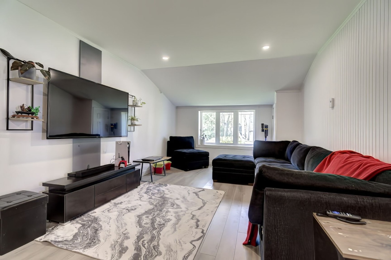 Salon — 39 Rg St-Marc, Saint-Philippe