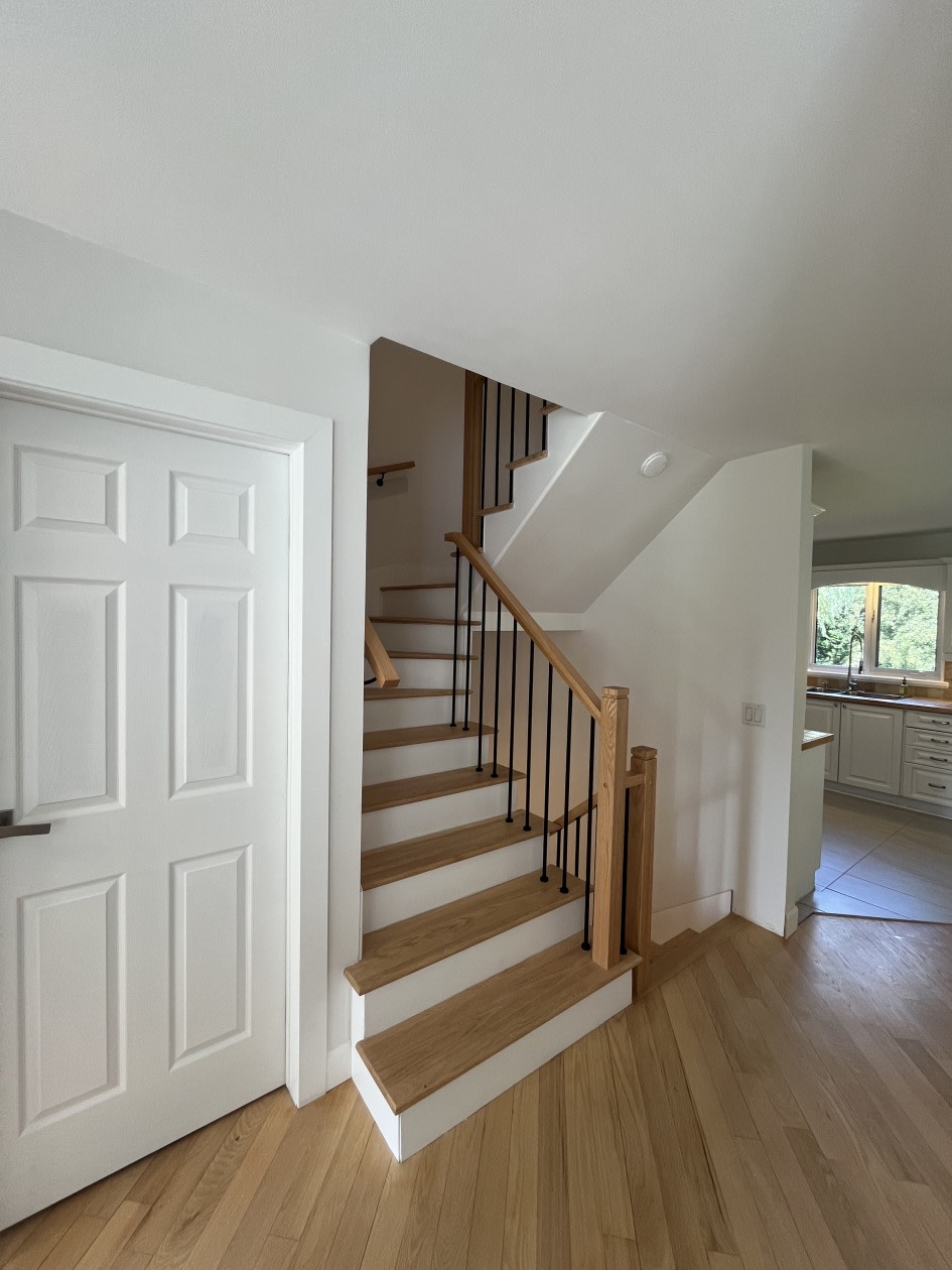 Escalier — 67 Rue Lafortune, Saint-Ignace-de-Loyola, J0K 2P0, Saint-Ignace-de-Loyola