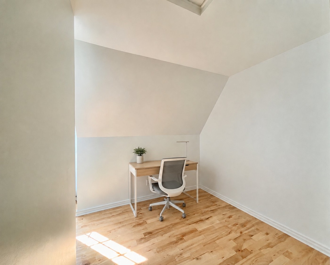 Bureau — 1068, Mtée Girouard, Saint-Jérôme, J5L1N6, Saint-Jérôme