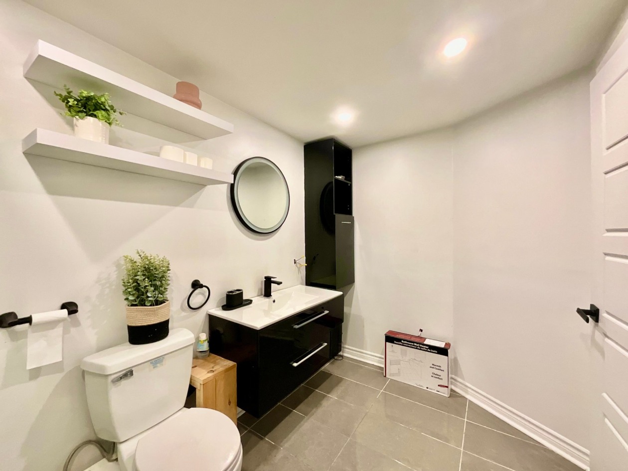 Salle de bains — 1068, Mtée Girouard, Saint-Jérôme, J5L1N6, Saint-Jérôme