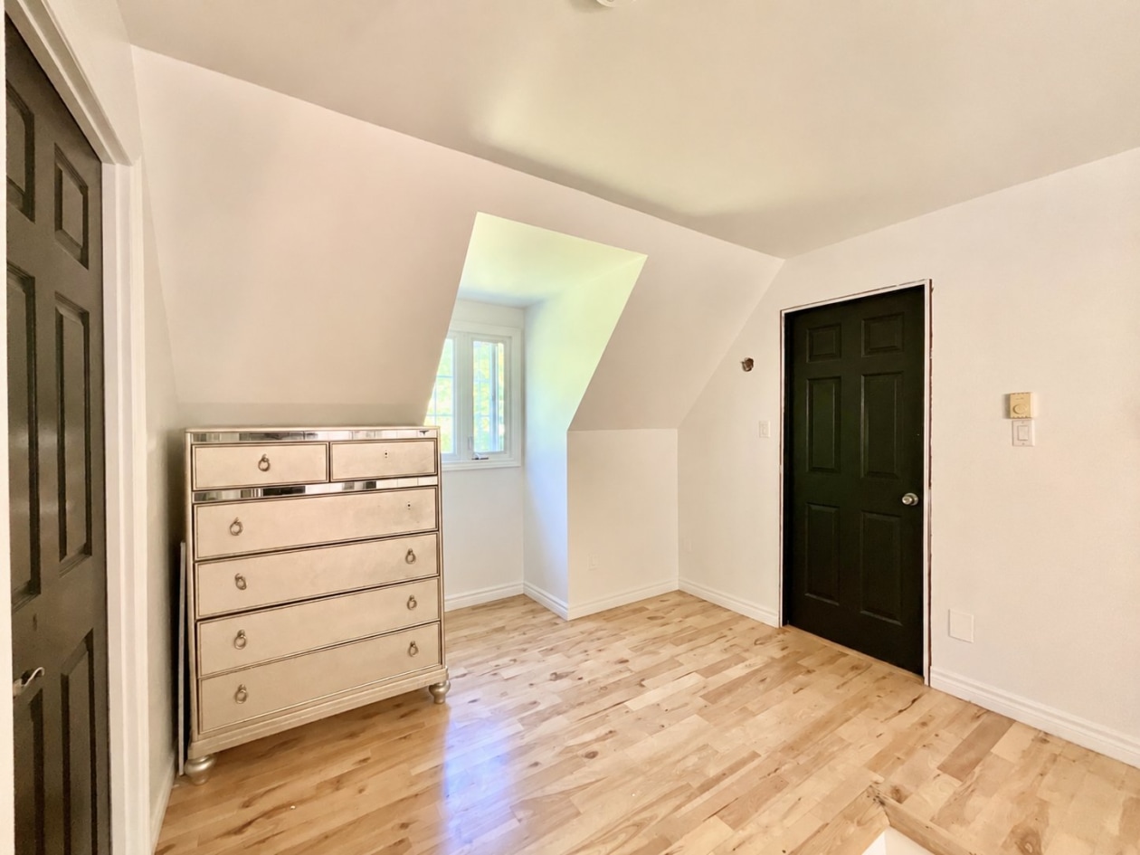 Boudoir — 1068, Mtée Girouard, Saint-Jérôme, J5L1N6, Saint-Jérôme