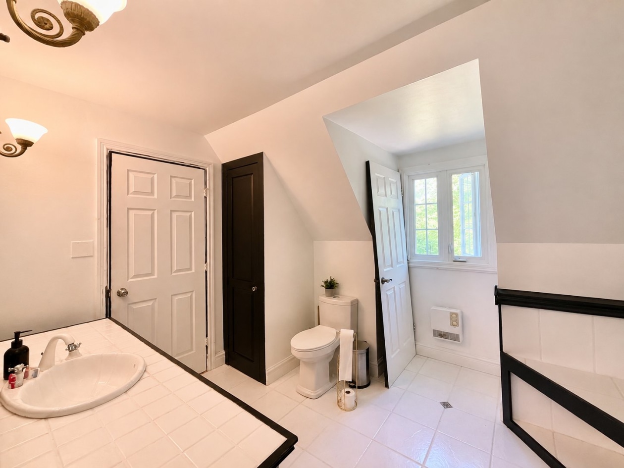 Salle de bains — 1068, Mtée Girouard, Saint-Jérôme, J5L1N6, Saint-Jérôme