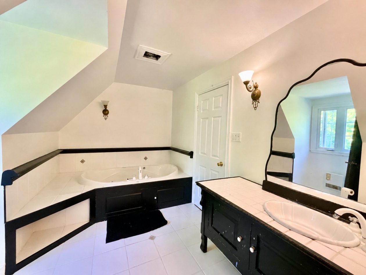 Salle de bains — 1068, Mtée Girouard, Saint-Jérôme, J5L1N6, Saint-Jérôme