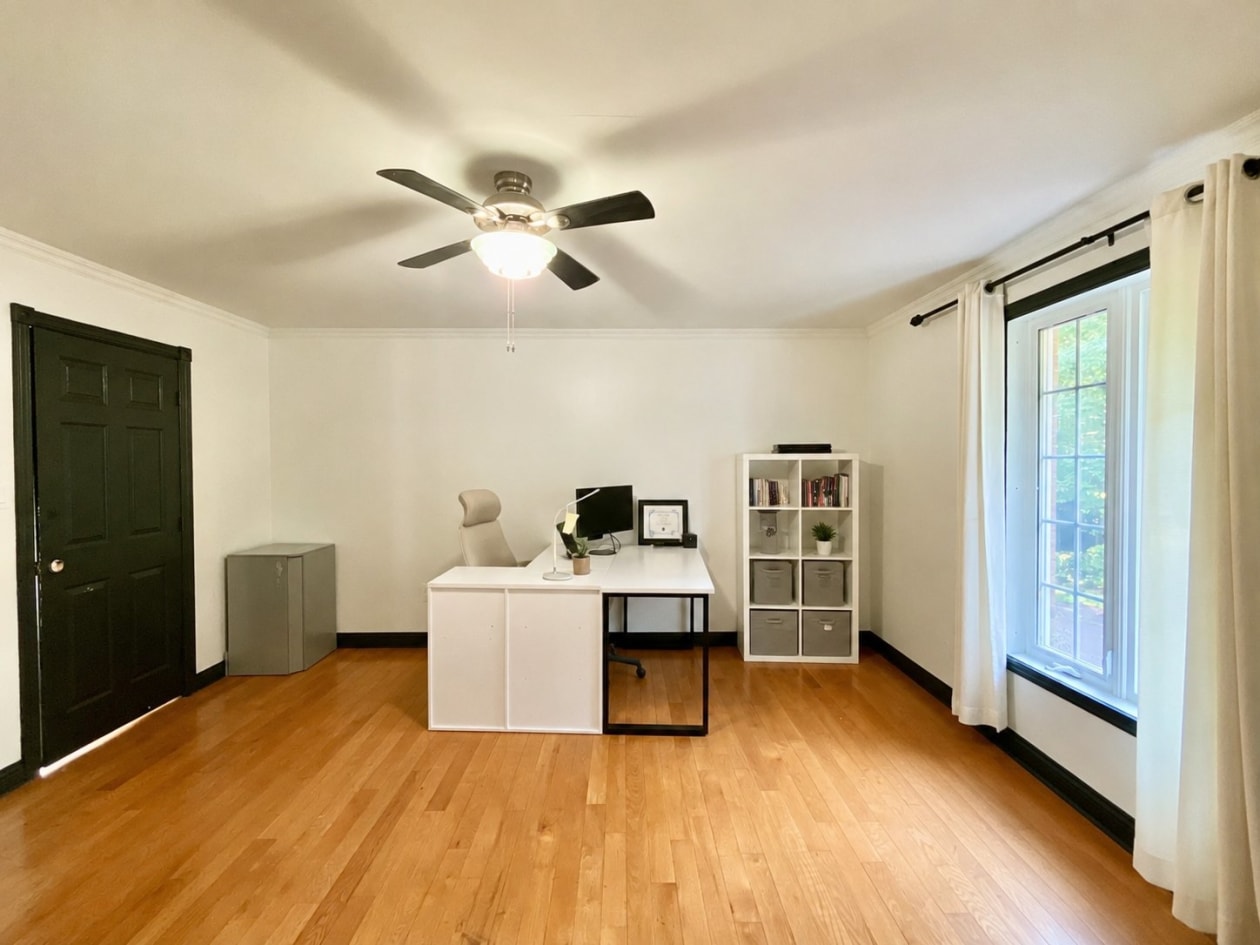 Bureau — 1068, Mtée Girouard, Saint-Jérôme, J5L1N6, Saint-Jérôme